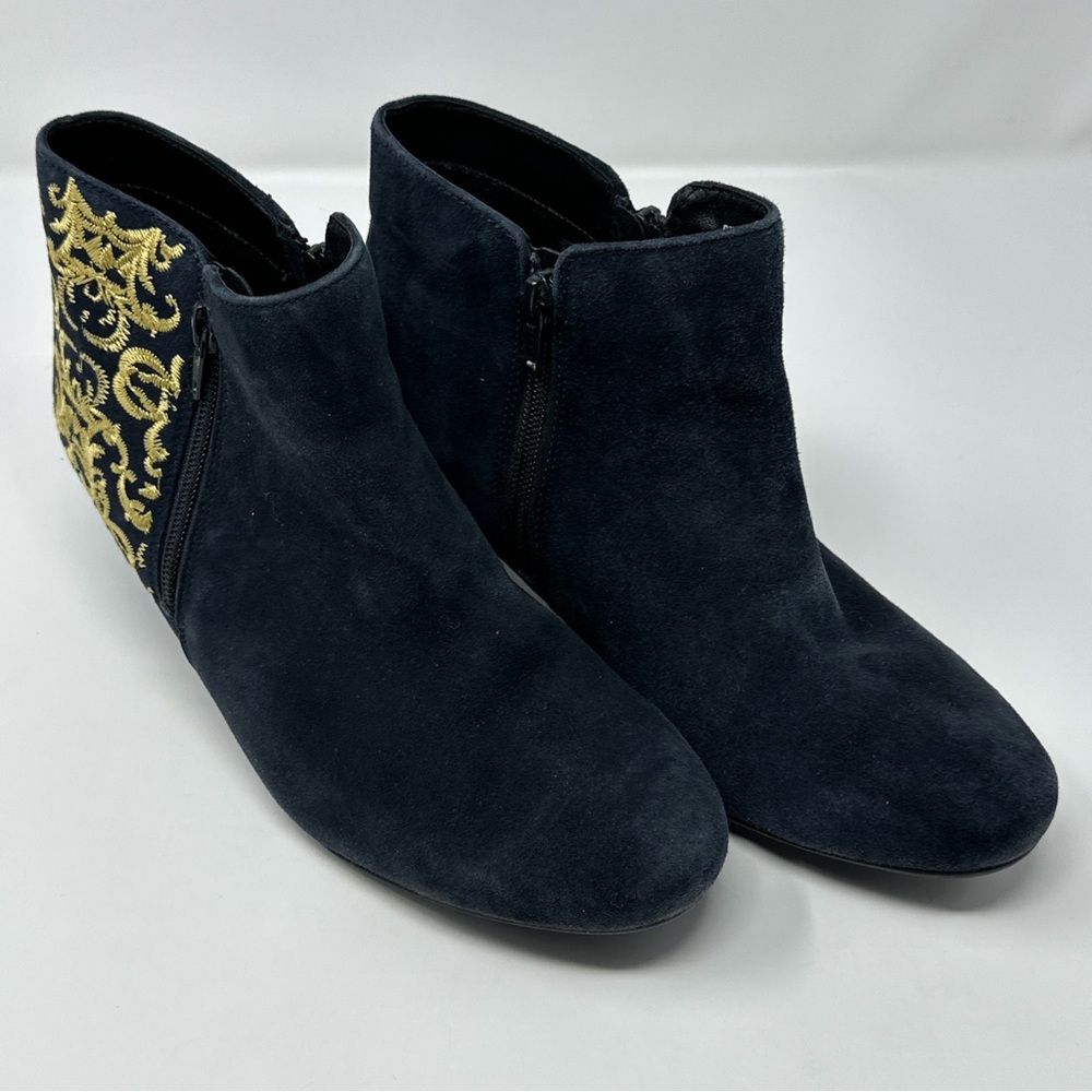 Hotter Delight Women’s 8 Blue Suede Comfort Side Zip Heel Ankle Gold Embroidered